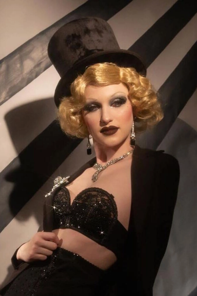 Blonde 1920s 1930s style wig, short with finger waves: Diva