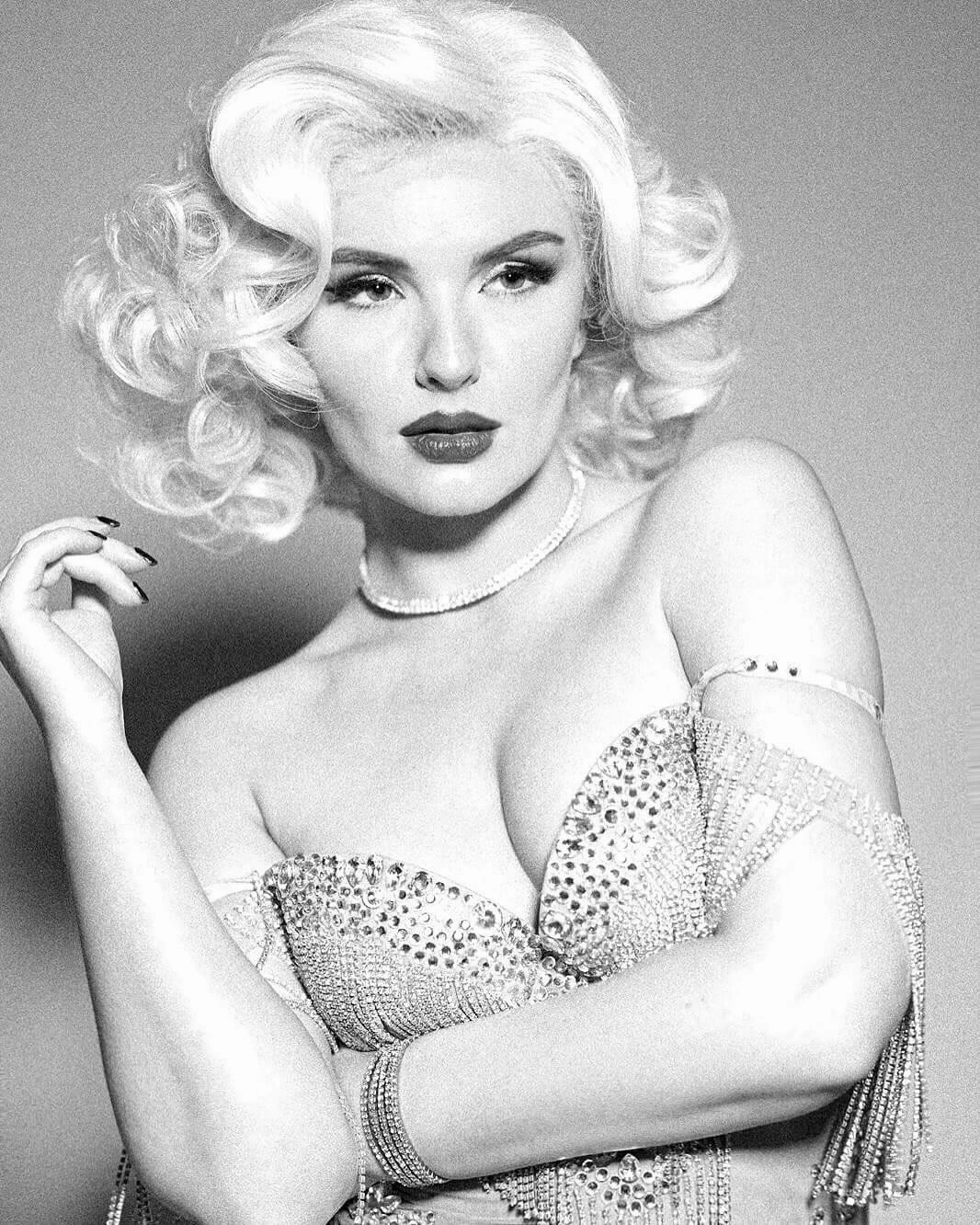 Blonde pinup wig, lace front, vintage style: Marilyn
