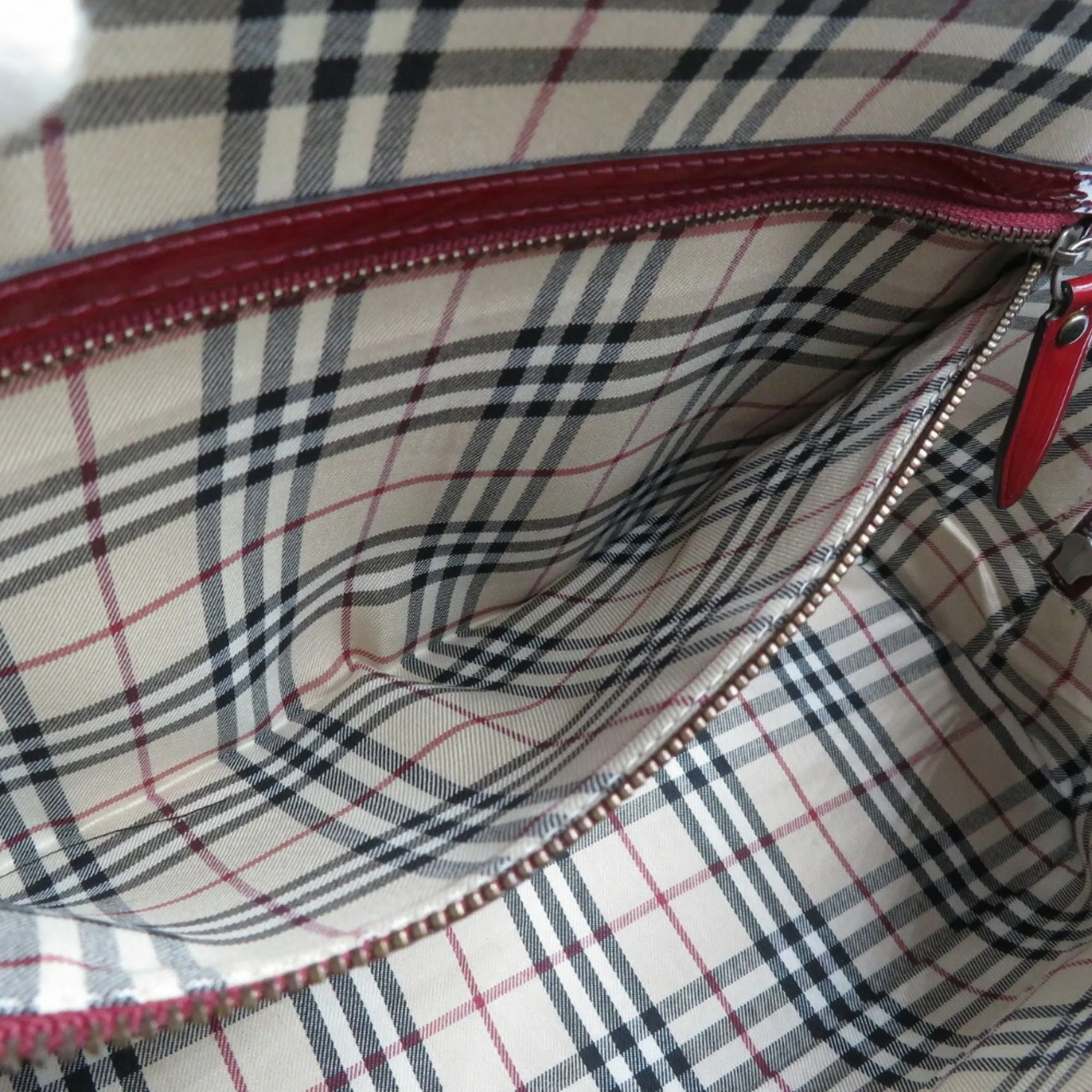 Burberry  Patent Leather Tote Bag (Pre-Owned)