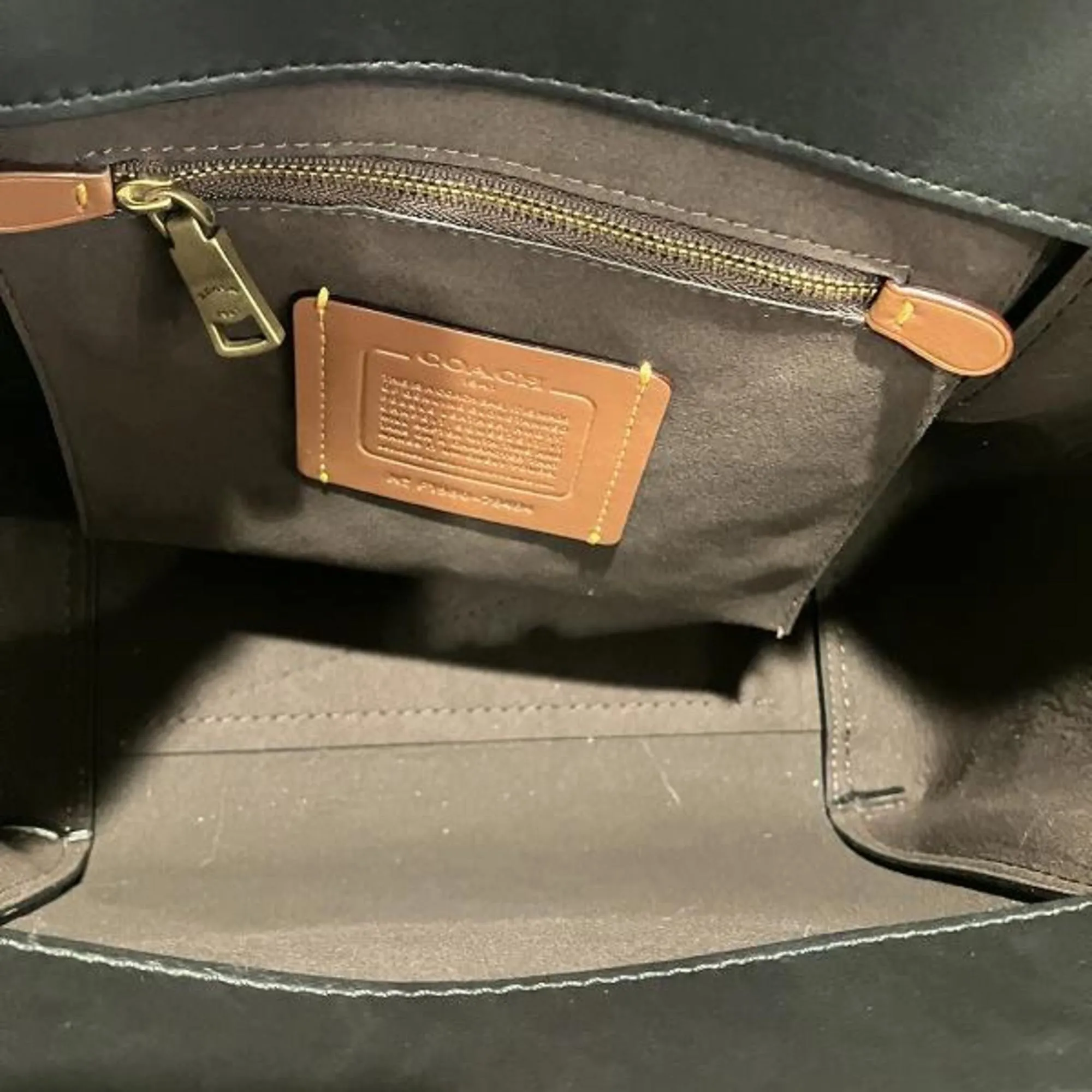 Coach   Leather Shoulder Bag Tote Bag (Pre-Owned)