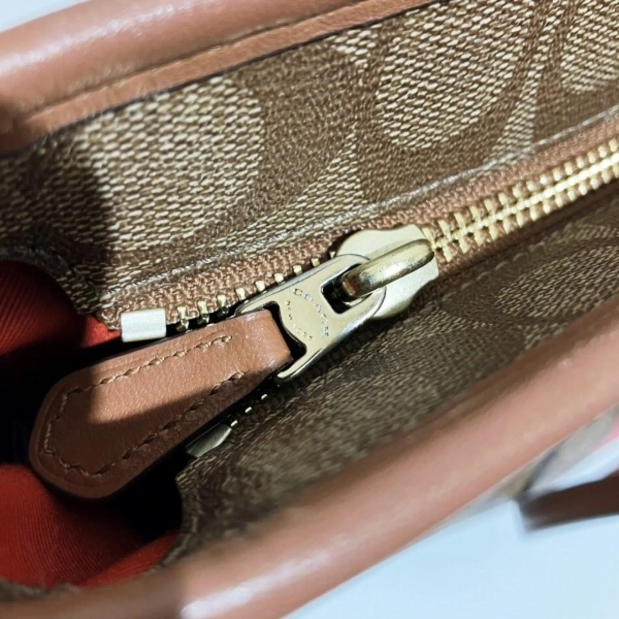 Coach Signature  Leather Coated Canvas Tote Bag (Pre-Owned)