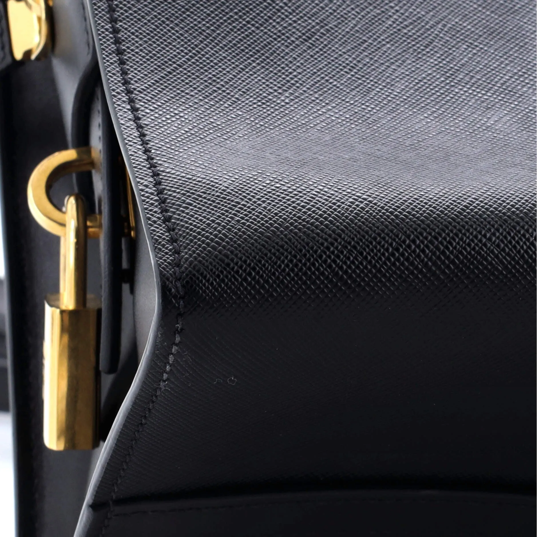 Esplanade Tote Saffiano with City Calf Medium