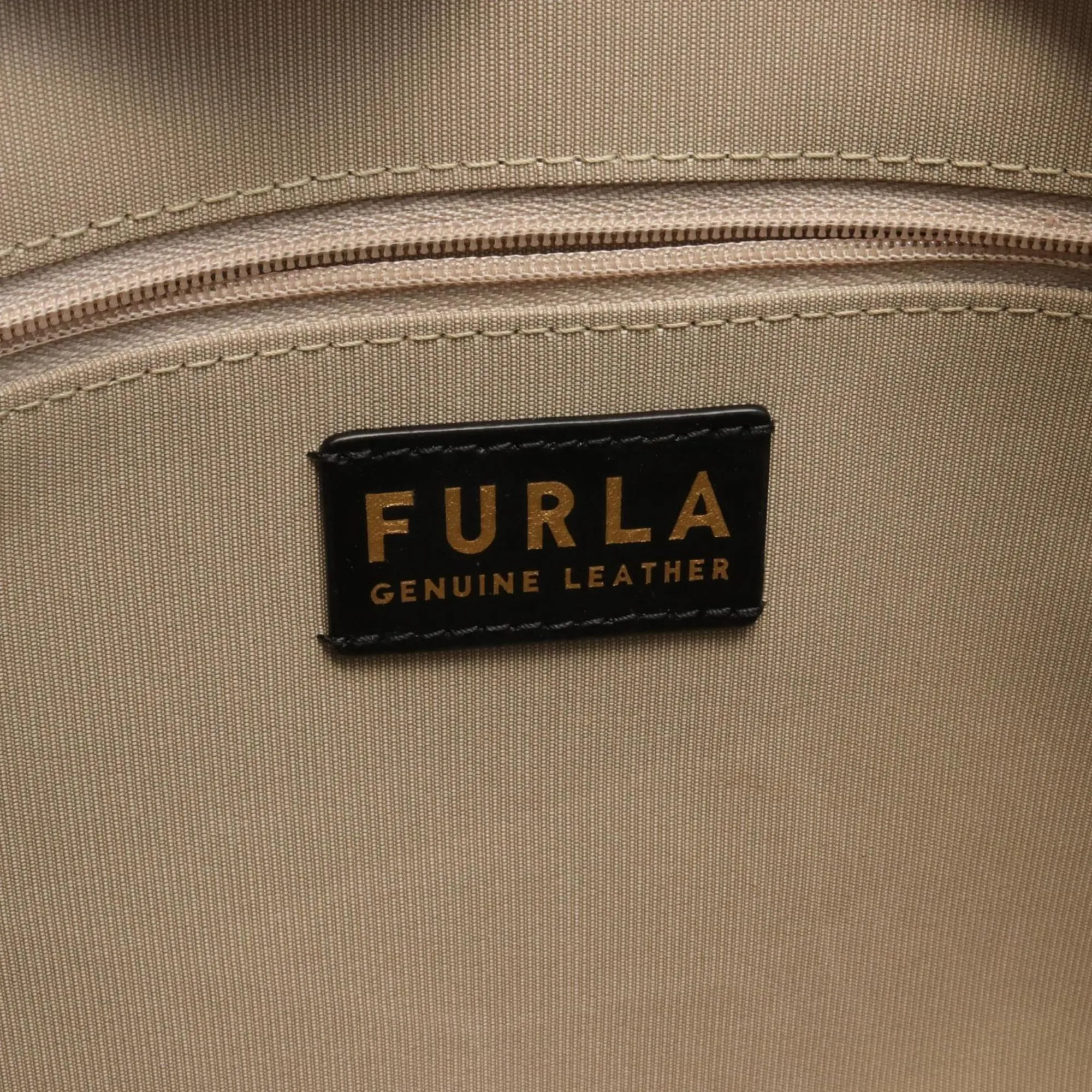 Furla  Leather Tote Bag (Pre-Owned)