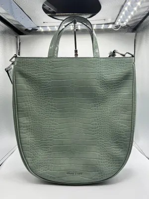 Handbag Designer By Clothes Mentor  Size: Medium
