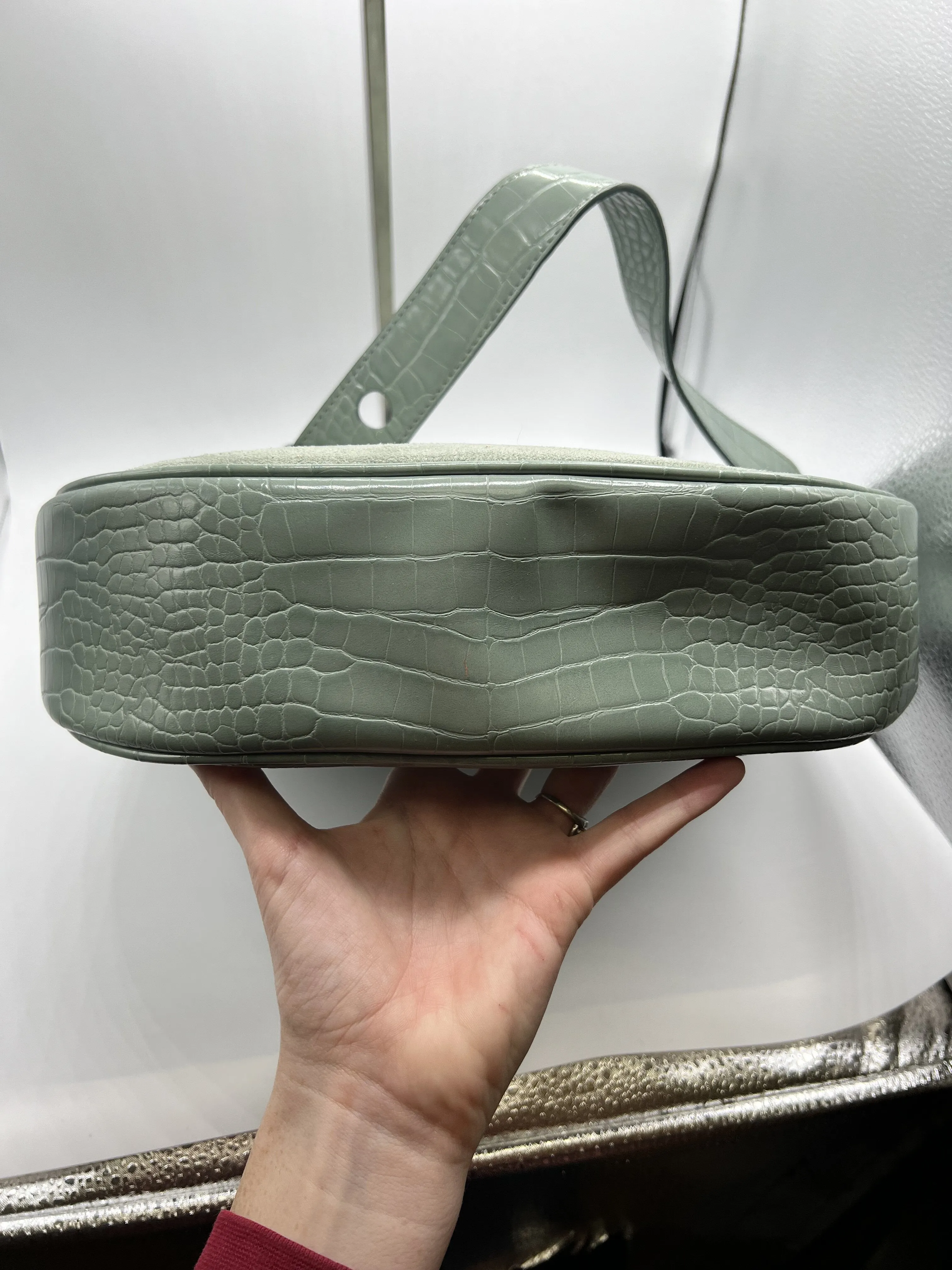 Handbag Designer By Clothes Mentor  Size: Medium