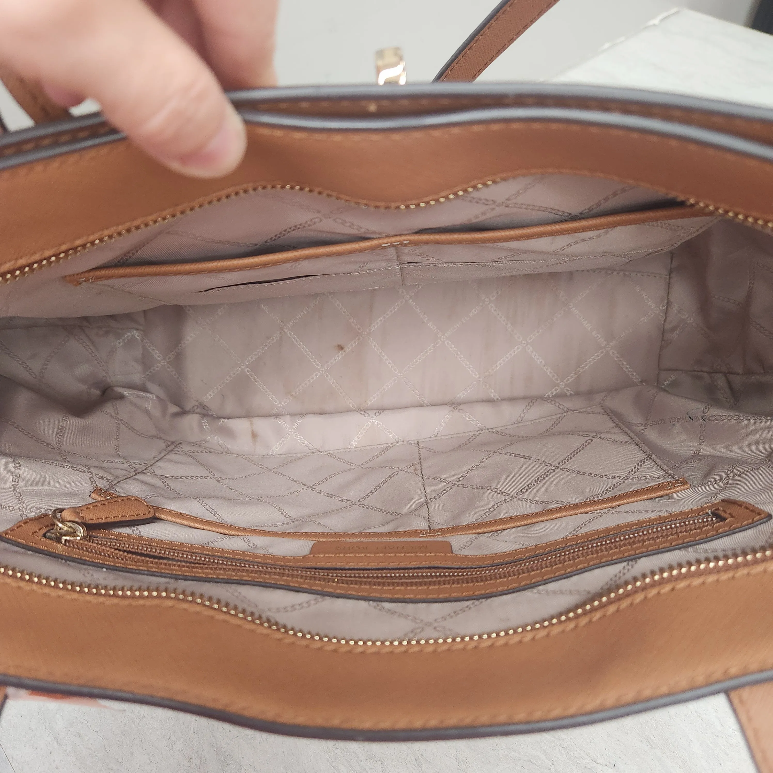 Handbag Designer By Michael Kors  Size: Large