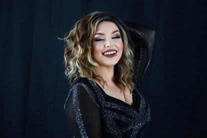IMstyle Brenda G2 old money vibe brown and blonde color with curly style 16 inches 13*6 lace front wig