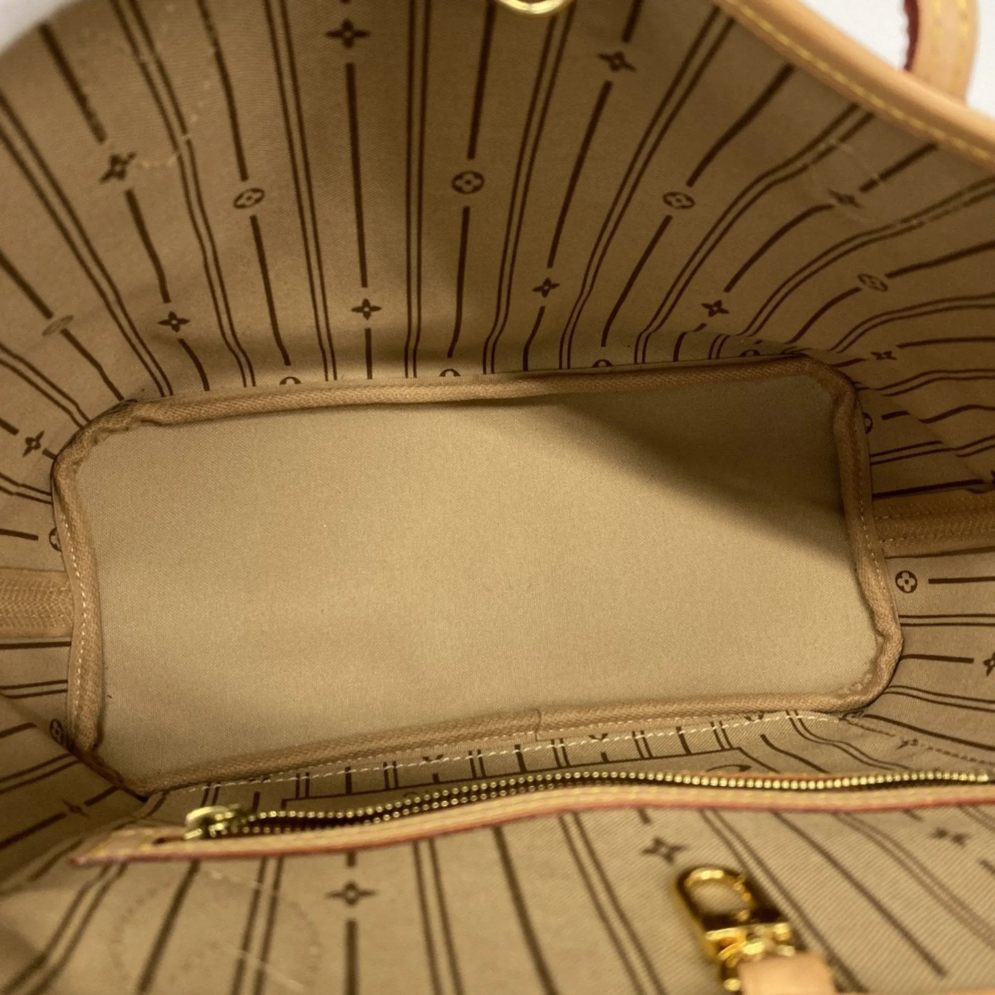 Louis Vuitton Tote Bag (Pre-Owned)