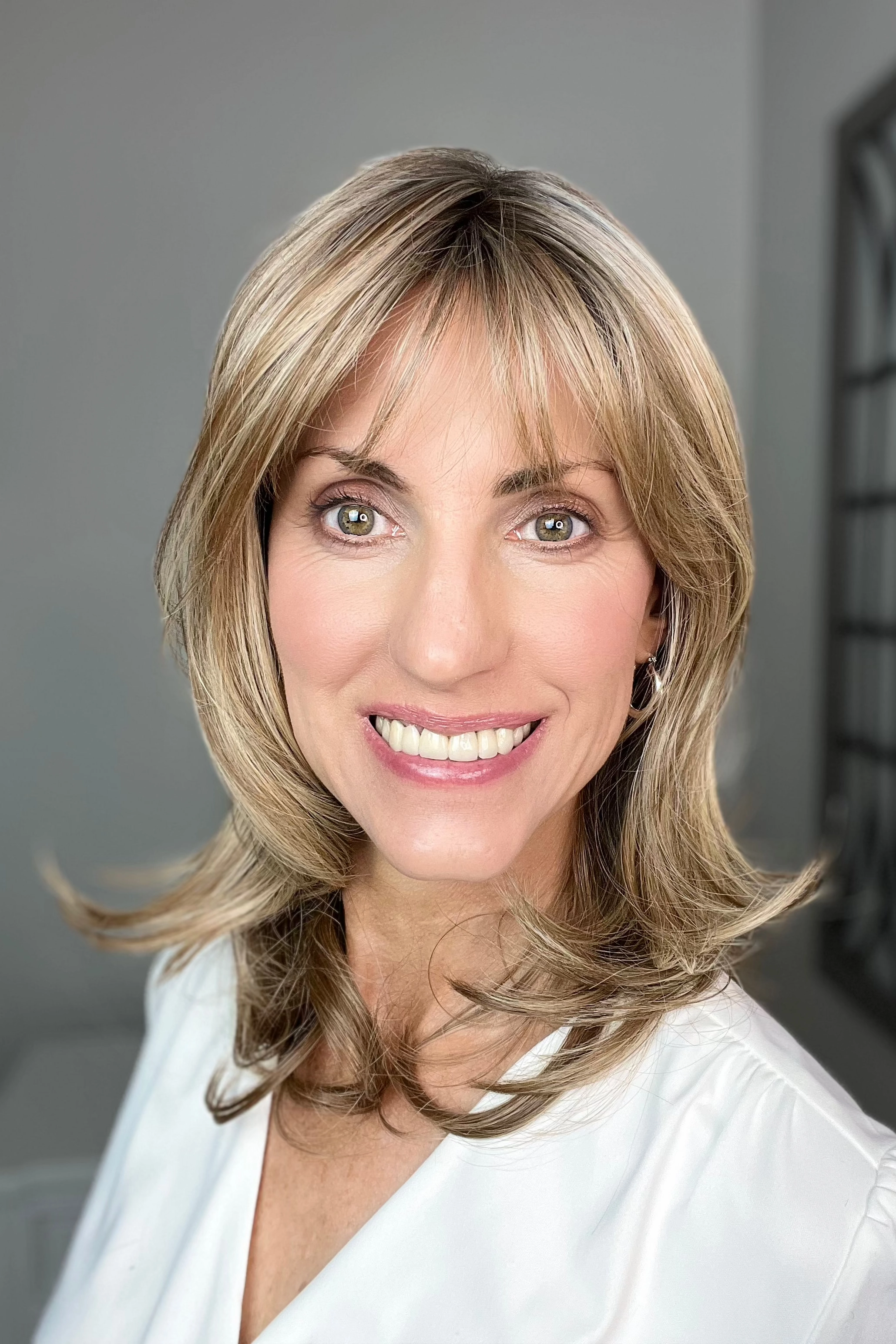 S109 Stephanie wig by WigPro | Heat Friendly Synthetic Hair | Average Cap