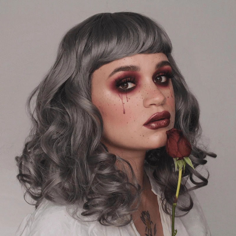 Silver-grey pinup style wig with long waves and short fringe, 1950s style: Dotty