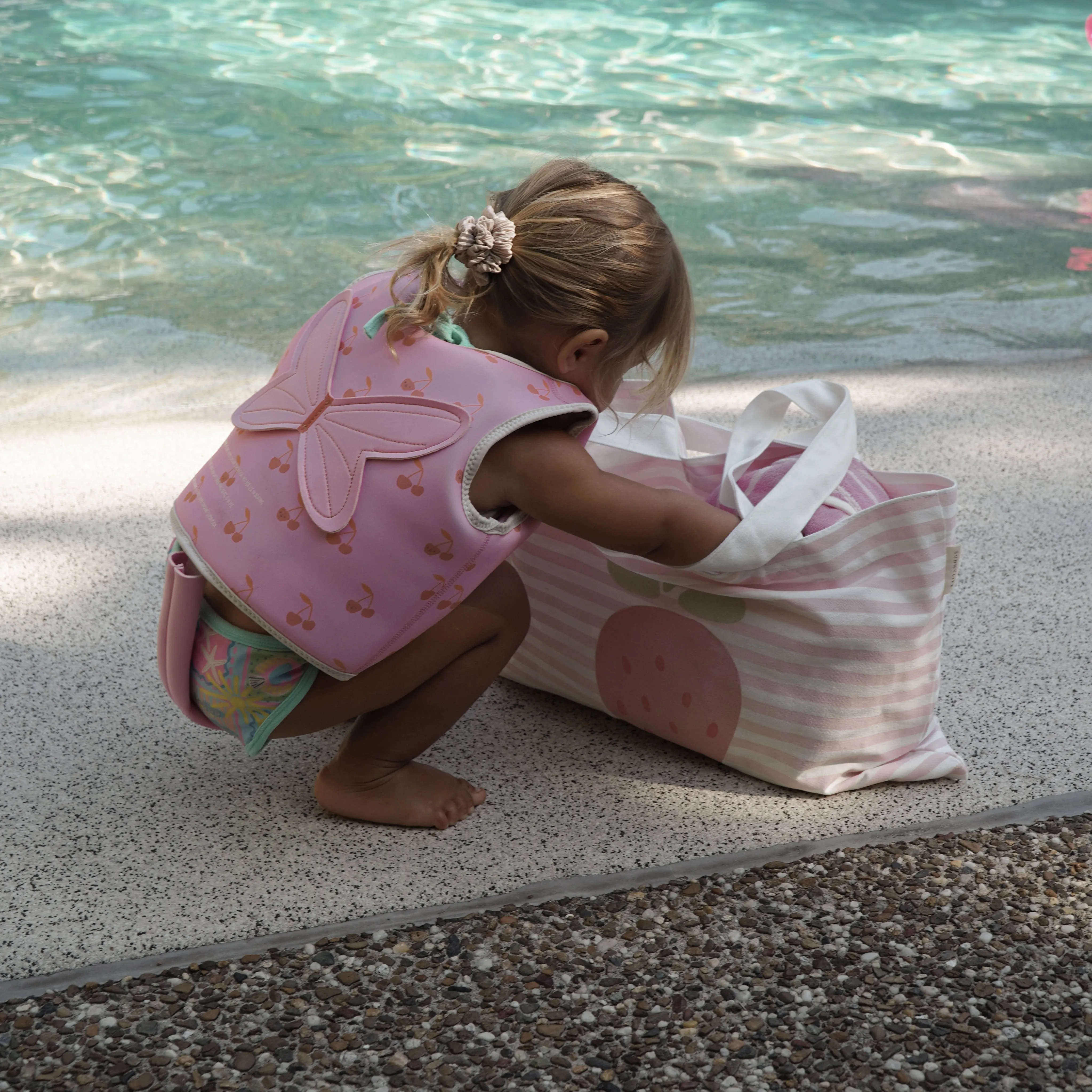 SUNNYLiFE Kids Canvas Beach Bag Strawberry Sunshine Pink Stripe
