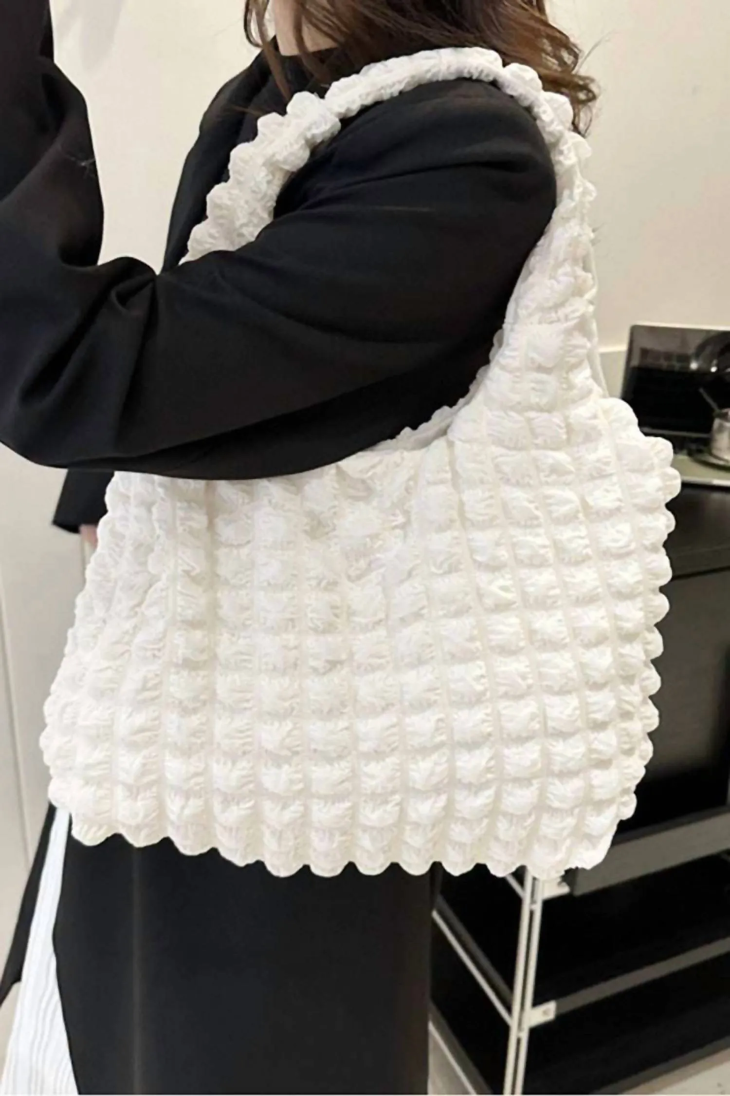 Women's Puffy Cloud Tote Bag In Ivory
